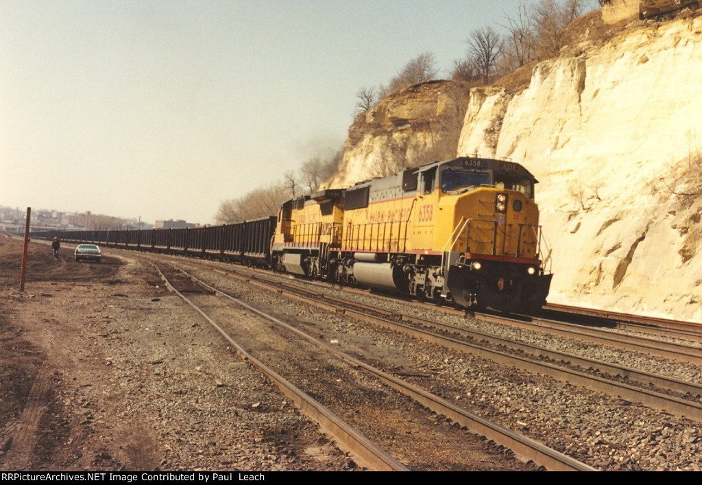 Eastbound loaded coal train